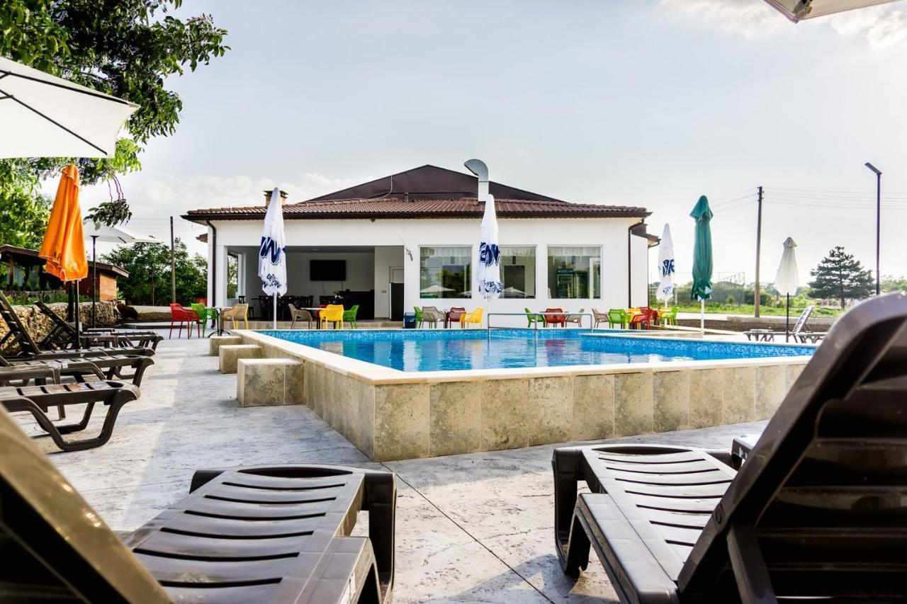 Комплекс Радост Hotel Ezerets Exterior foto