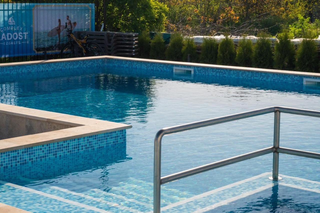 Комплекс Радост Hotel Ezerets Exterior foto
