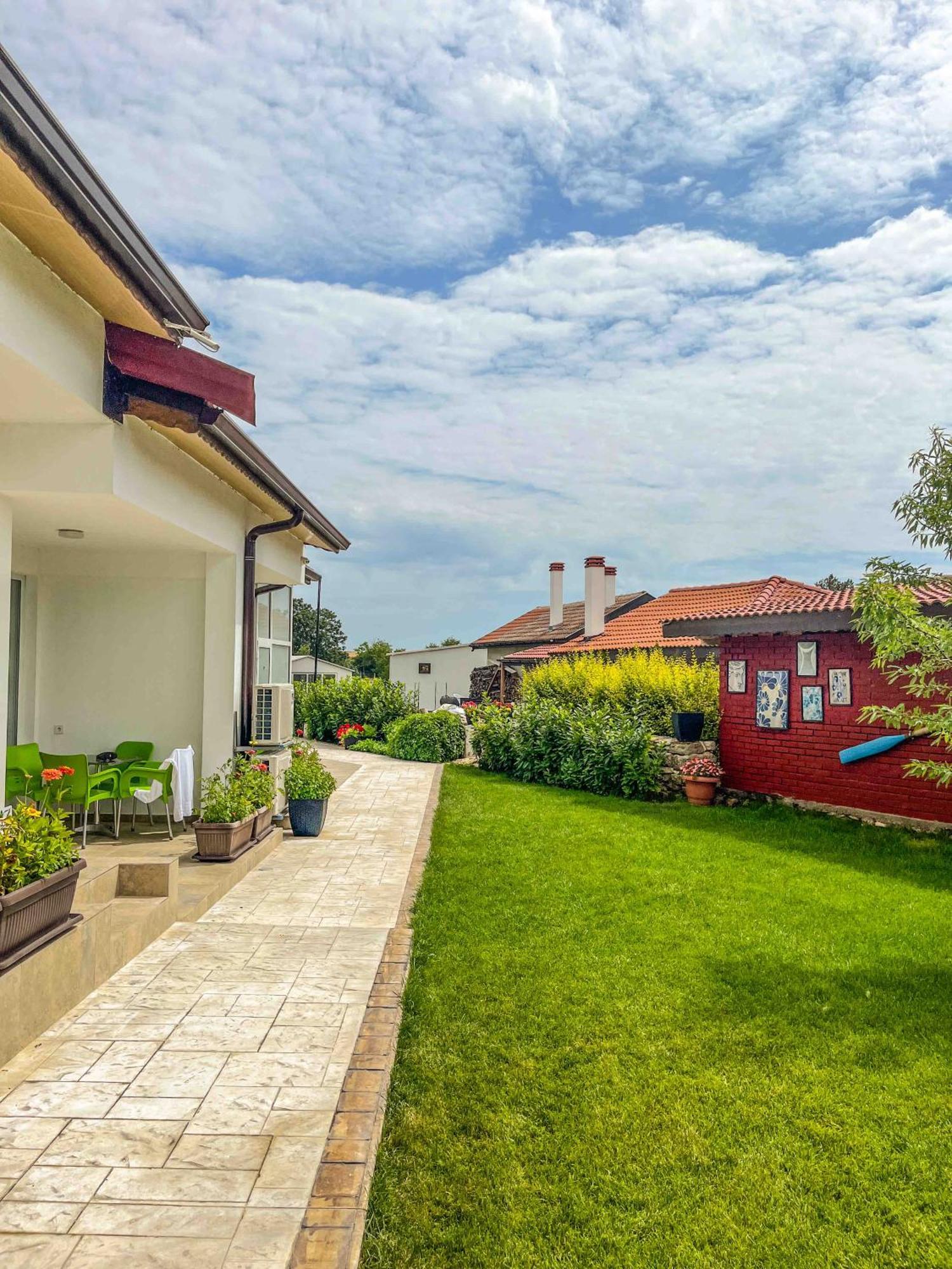Комплекс Радост Hotel Ezerets Exterior foto